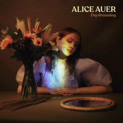 Alice Auer - Daydreaming (2022)